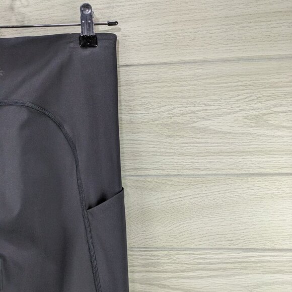 Athleta Ultimate Stash Pocket Black Capri - Picture 6 of 10